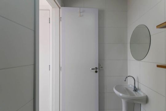 Banheiro de apartamento para alugar com 1 quarto, 27m² em Vila Ema, São Paulo