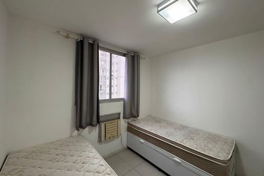 Quarto 1 de apartamento para alugar com 2 quartos, 69m² em Barra Olímpica, Rio de Janeiro