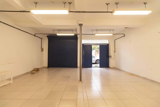 Garagem de casa à venda com 2 quartos, 120m² em Vila Mariana, São Paulo