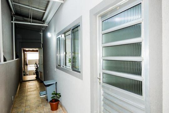 Corredor Social  de casa à venda com 2 quartos, 132m² em Vila Endres, Guarulhos