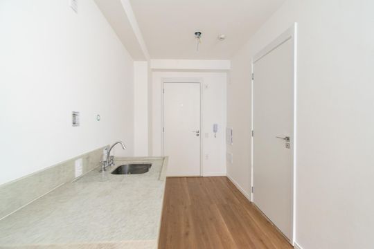 Cozinha de kitnet/studio à venda com 1 quarto, 24m² em Vila Santa Catarina, São Paulo