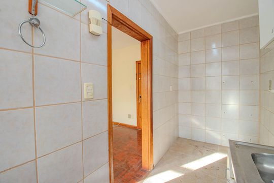 Cozinha e Área de Serviço de apartamento à venda com 3 quartos, 70m² em Petrópolis, Porto Alegre
