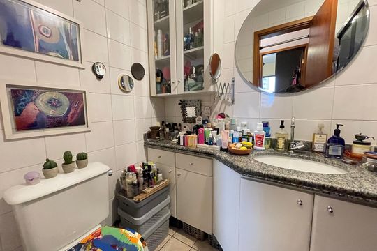 Banheiro de apartamento para alugar com 2 quartos, 48m² em Butantã, São Paulo