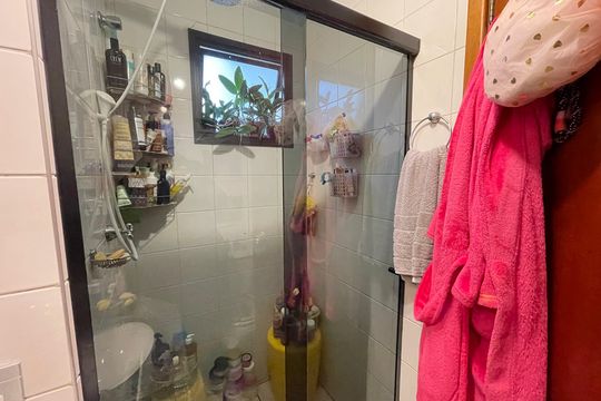 Banheiro de apartamento para alugar com 2 quartos, 48m² em Butantã, São Paulo