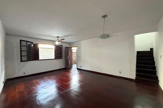 Casa à venda com 3 quartos, 140m² em Taquara, Rio de Janeiro