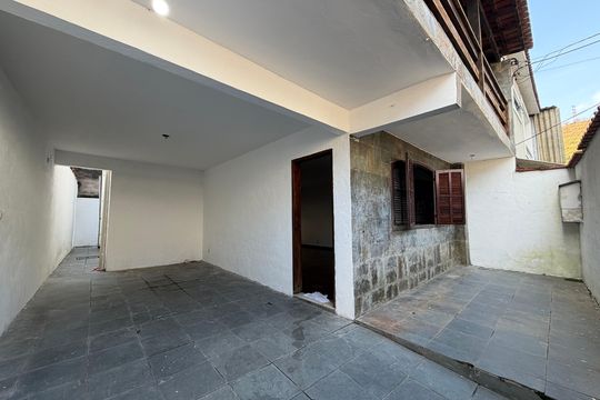 Frente da casa de casa à venda com 3 quartos, 140m² em Taquara, Rio de Janeiro