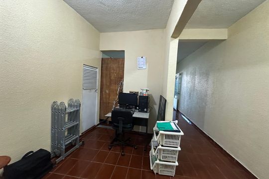 Escritório de casa para alugar com 3 quartos, 250m² em Jardim Mutinga, Barueri