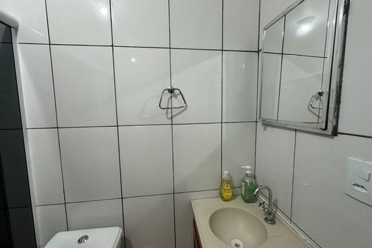Banheiro 1 de casa para alugar com 3 quartos, 250m² em Jardim Mutinga, Barueri