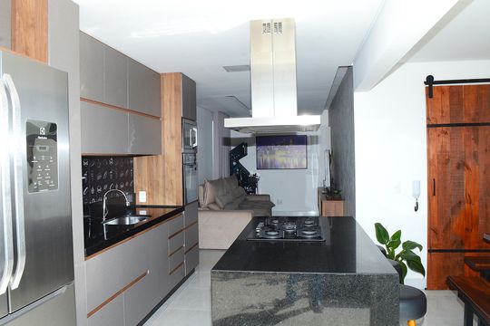 Cozinha de apartamento à venda com 2 quartos, 100m² em Novo Horizonte, Belo Horizonte