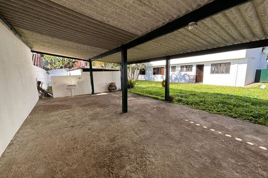 Quintal de trás  de casa para alugar com 5 quartos, 173m² em Santana, Ribeirão Pires