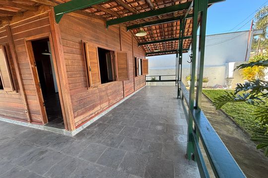 Varanda  de casa para alugar com 5 quartos, 173m² em Santana, Ribeirão Pires