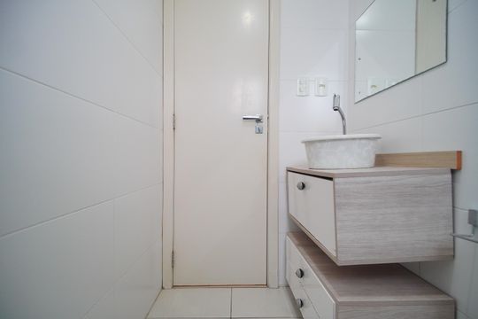 Banheiro da Suíte de apartamento à venda com 2 quartos, 94m² em Centro, São Leopoldo