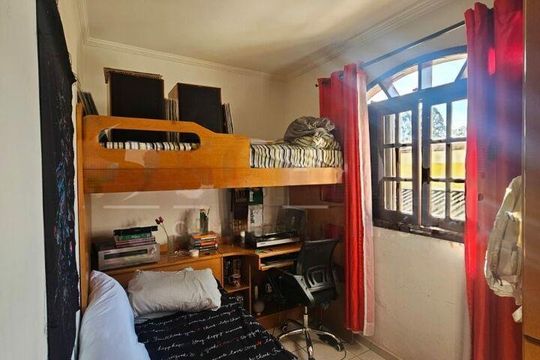 Casa à venda com 3 quartos, 170m² em Vila do Castelo, São Paulo