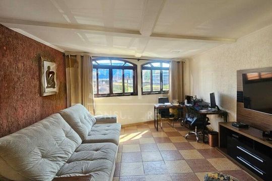 Casa à venda com 3 quartos, 170m² em Vila do Castelo, São Paulo
