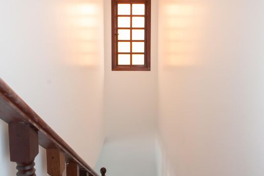 Escada de casa para alugar com 3 quartos, 248m² em Jardim Nossa Senhora do Carmo, São Paulo