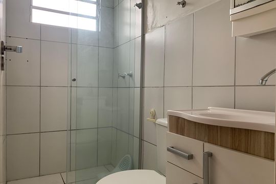 Banheiro de apartamento para alugar com 2 quartos, 49m² em Centro, Sapucaia do Sul