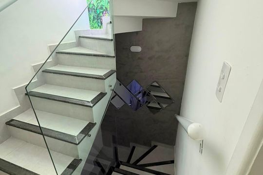 Escada de casa de condomínio à venda com 2 quartos, 120m² em Jacarepaguá, Rio de Janeiro