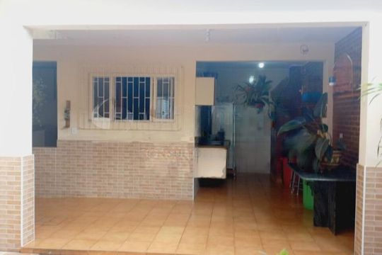 Casa à venda com 4 quartos, 220m² em Cidade Dutra, São Paulo