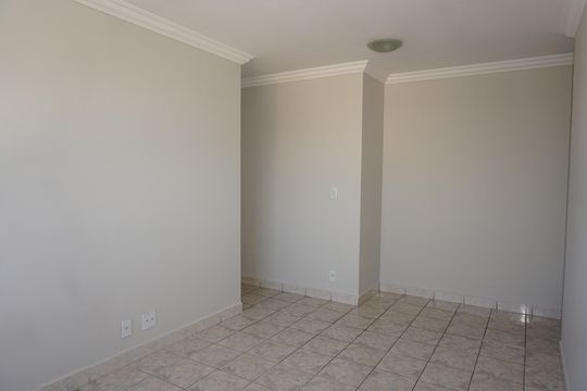 Sala de apartamento para alugar com 2 quartos, 54m² em Jardim Dom José, Embu das Artes