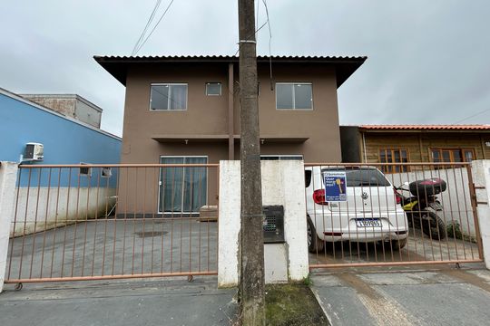 Fachada de apartamento para alugar com 1 quarto, 35m² em São João do Rio Vermelho, Florianópolis