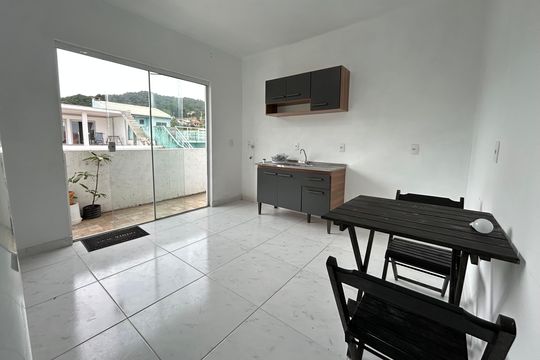 Apartamento para alugar com 1 quarto, 35m² em São João do Rio Vermelho, Florianópolis