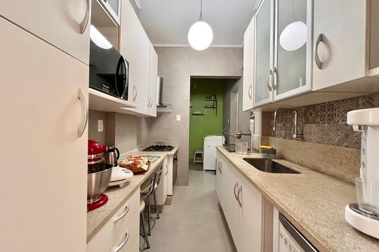 Cozinha de apartamento à venda com 2 quartos, 80m² em Copacabana, Rio de Janeiro