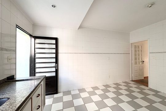 Cozinha de casa à venda com 3 quartos, 150m² em Vila Fiat Lux, São Paulo