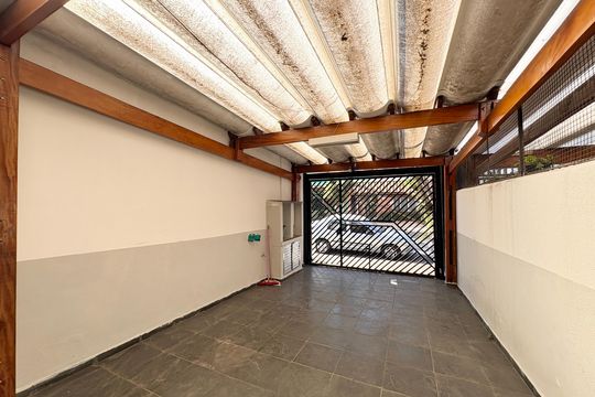 Garagem de casa à venda com 3 quartos, 150m² em Vila Fiat Lux, São Paulo
