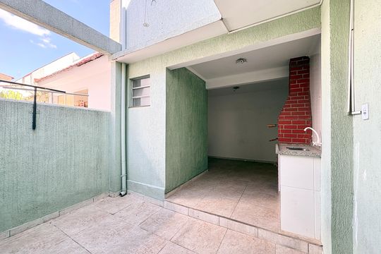 Quintal de casa à venda com 3 quartos, 150m² em Vila Fiat Lux, São Paulo