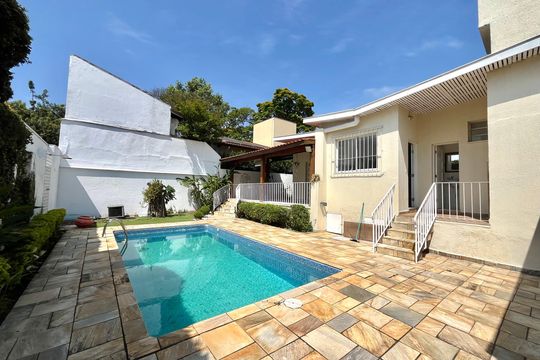 Casa à venda com 3 quartos, 240m² em Jardim Prudência, São Paulo