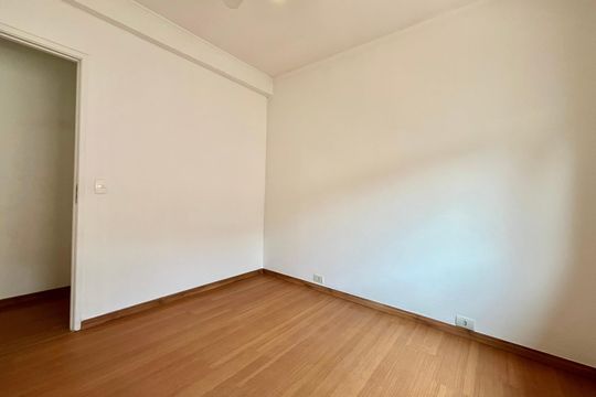 Casa à venda com 3 quartos, 240m² em Jardim Prudência, São Paulo