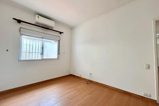 Casa à venda com 3 quartos, 240m² em Jardim Prudência, São Paulo