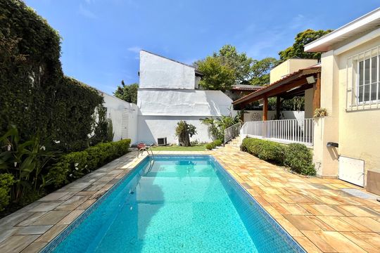 Casa à venda com 3 quartos, 240m² em Jardim Prudência, São Paulo