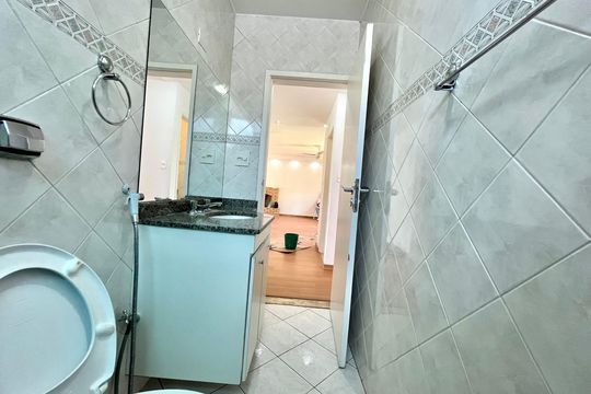 Casa à venda com 3 quartos, 240m² em Jardim Prudência, São Paulo