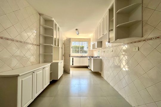 Casa à venda com 3 quartos, 240m² em Jardim Prudência, São Paulo