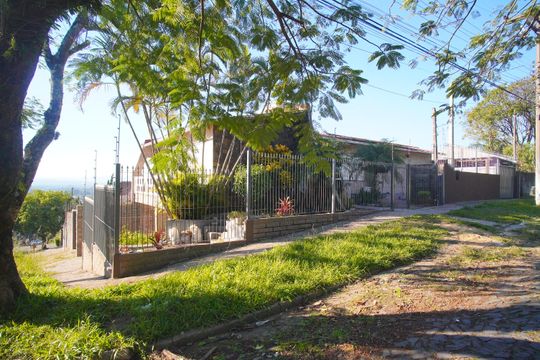 Fachada de casa para alugar com 3 quartos, 300m² em Jardim America, São Leopoldo