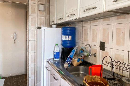 Cozinha  de apartamento à venda com 2 quartos, 54m² em Cohab Padre Jose de Anchieta, São Paulo