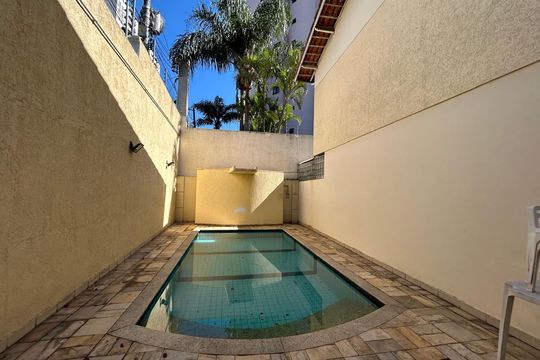 Casa à venda com 3 quartos, 130m² em Jardim Taquaral, São Paulo