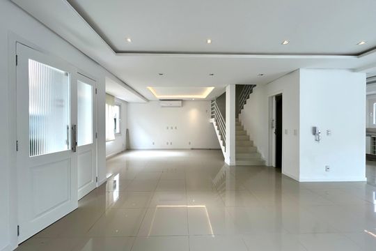 Casa de Condomínio para alugar com 4 quartos, 195m² em Lagoa da Conceição, Florianópolis