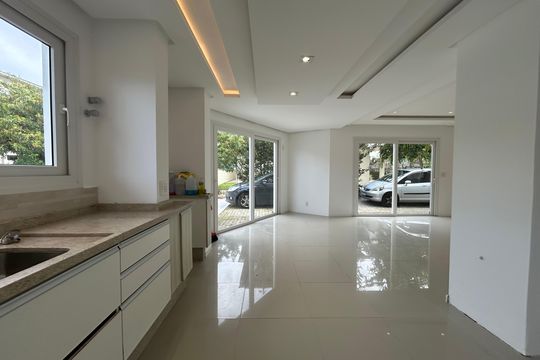 Cozinha de casa de condomínio para alugar com 4 quartos, 195m² em Lagoa da Conceição, Florianópolis