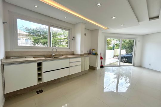 Cozinha de casa de condomínio para alugar com 4 quartos, 195m² em Lagoa da Conceição, Florianópolis