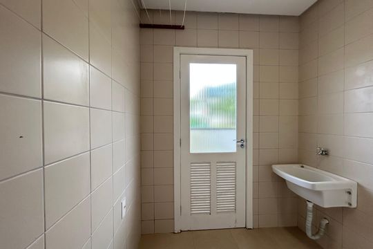 área de serviço de casa de condomínio para alugar com 4 quartos, 195m² em Lagoa da Conceição, Florianópolis