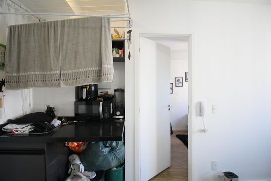 Sala, Cozinha e Área de Serviço de apartamento para alugar com 1 quarto, 24m² em Paraíso do Morumbi, São Paulo