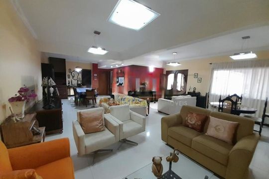 Casa à venda com 3 quartos, 175m² em Jardim das Imbuias, São Paulo