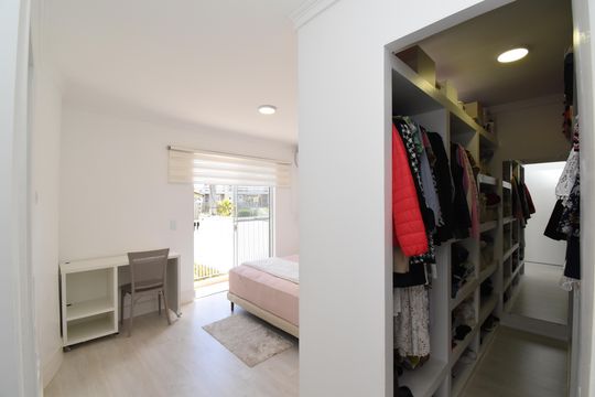 Suíte de casa à venda com 3 quartos, 211m² em Vista Alegre, Curitiba