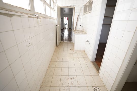 Corredor de apartamento à venda com 3 quartos, 180m² em Setor Aeroporto, Goiânia