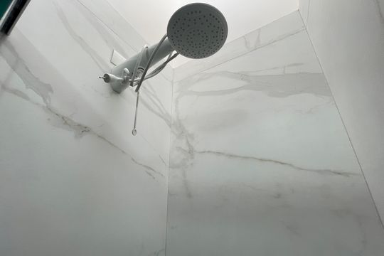 Banheiro 1 de casa à venda com 2 quartos, 110m² em Vila Albano, São Paulo