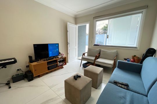 Sala de casa à venda com 2 quartos, 110m² em Vila Albano, São Paulo