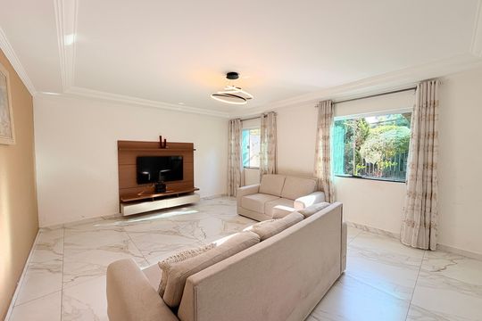 Casa à venda com 4 quartos, 496m² em Engordadouro, Jundiaí