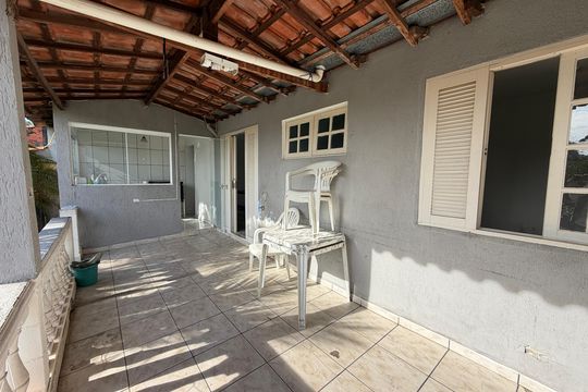 Frente - Edícula de casa à venda com 4 quartos, 496m² em Engordadouro, Jundiaí